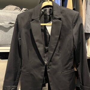 Mango size US 4 blazer, black. NEW tags on.